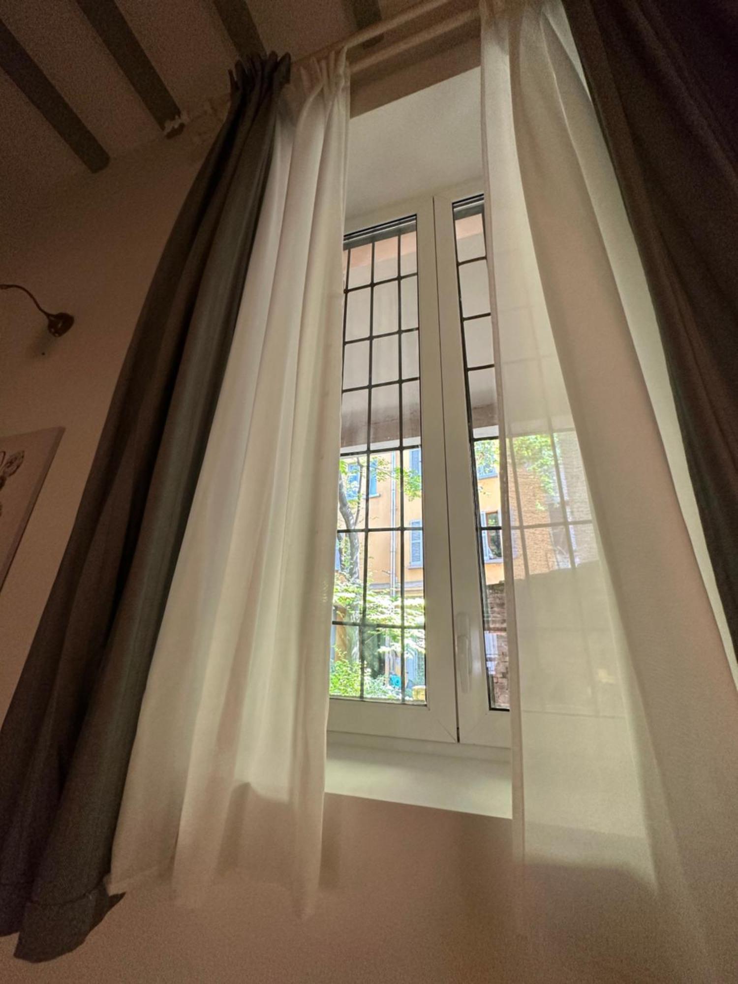 Flowers, A Cozy Suite In ミラノ エクステリア 写真
